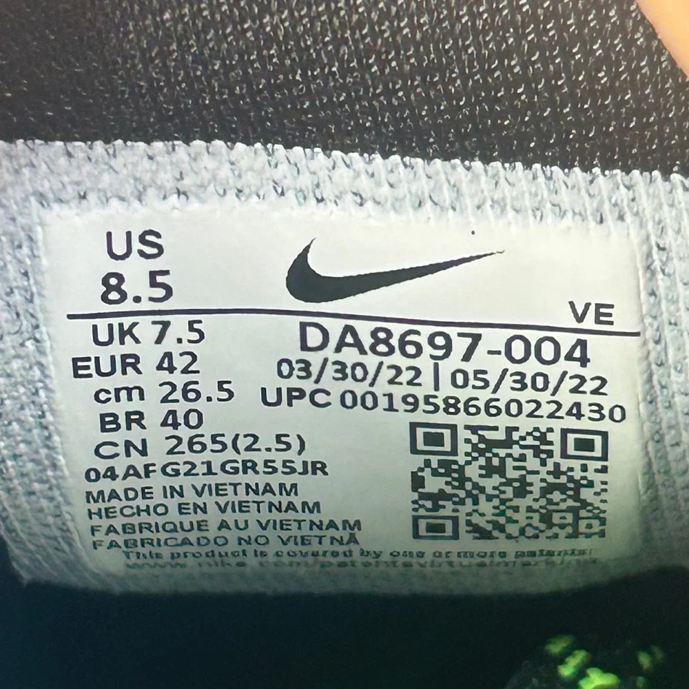Nike Pegasus Trail 3 Black Lime Green Running Shoes DA8697-004 Mens Size 8.5